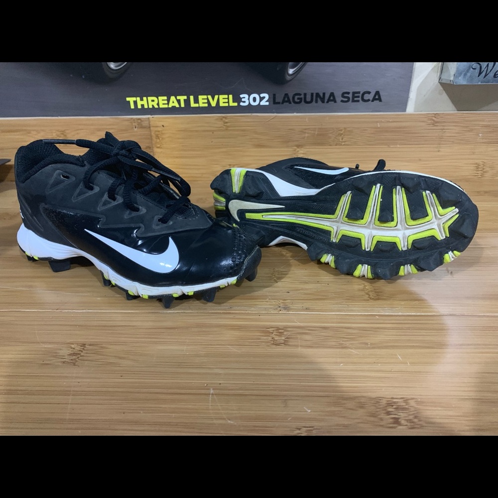 Baseball Cleates - Picture 2 of 3